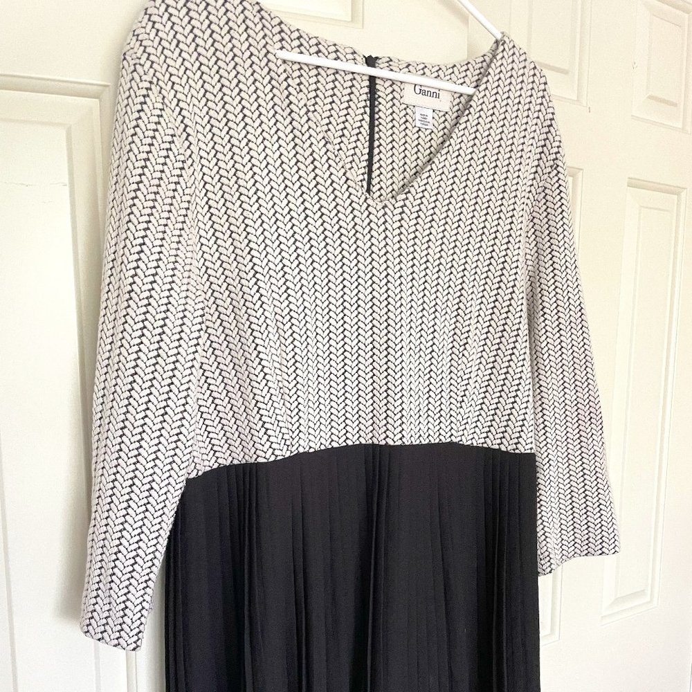 Anthroplogie Dress. Black and White V neck